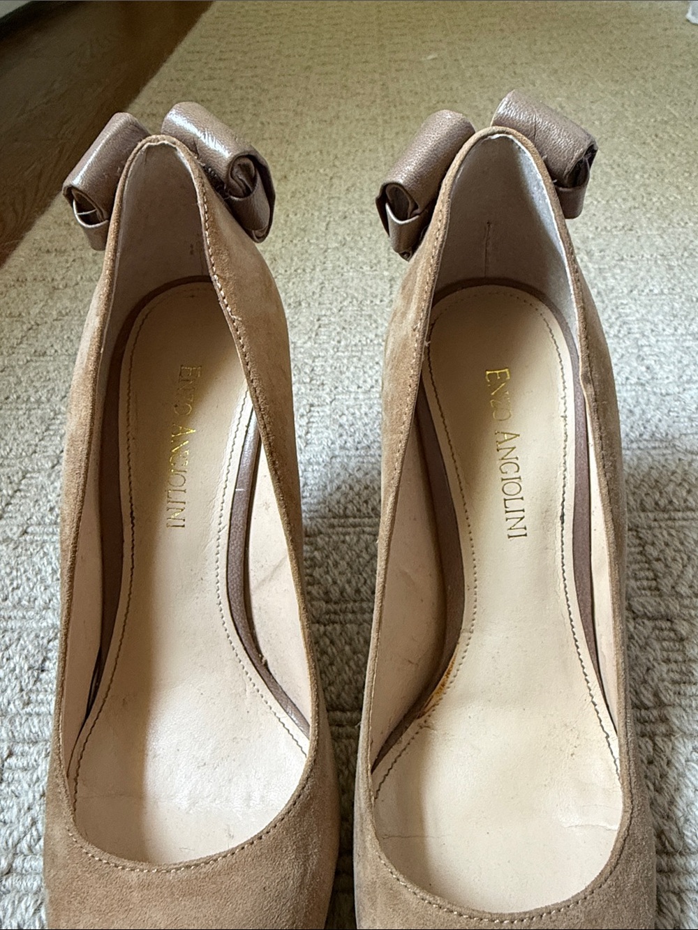 Enzo Angiolini Taupe Suede Pointed-Toe Heels with Back Bow - Picture 2 of 7